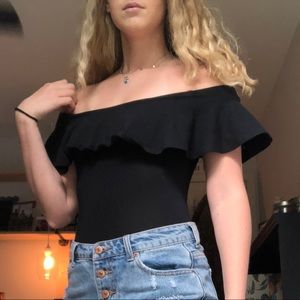 ▪️TOPSHOP PETITE black off the shoulder bodysuit▪️